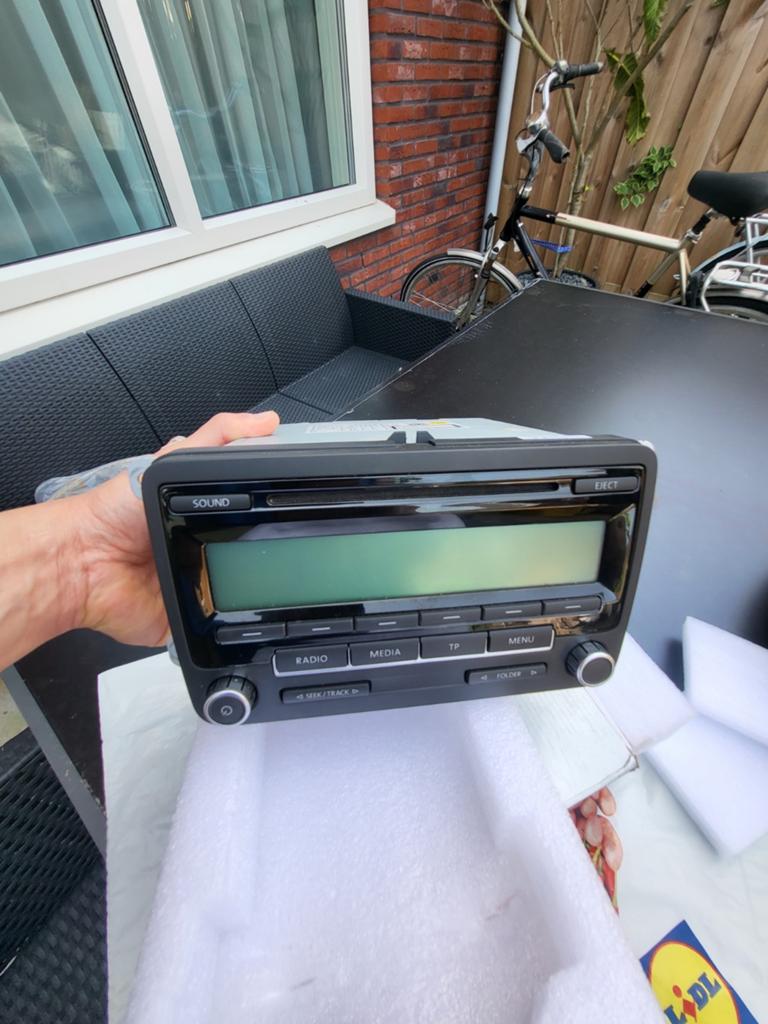 Auto radio RCD vw polo 2010/2014, Auto diversen, Autoradio's, Ophalen of Verzenden, Zo goed als nieuw
