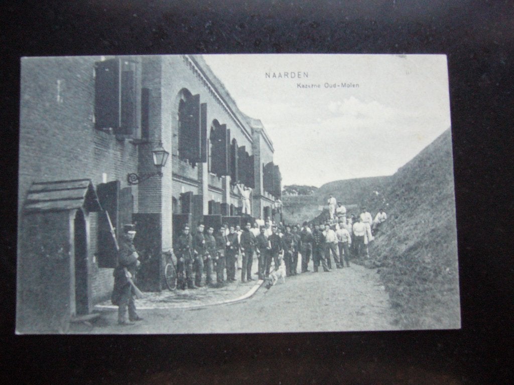 NAARDEN  =  KAZERNE OUD MOLEN  BRIEFKAART 1908, Ophalen of Verzenden, Voor 1920, Gelopen, Noord-Holland