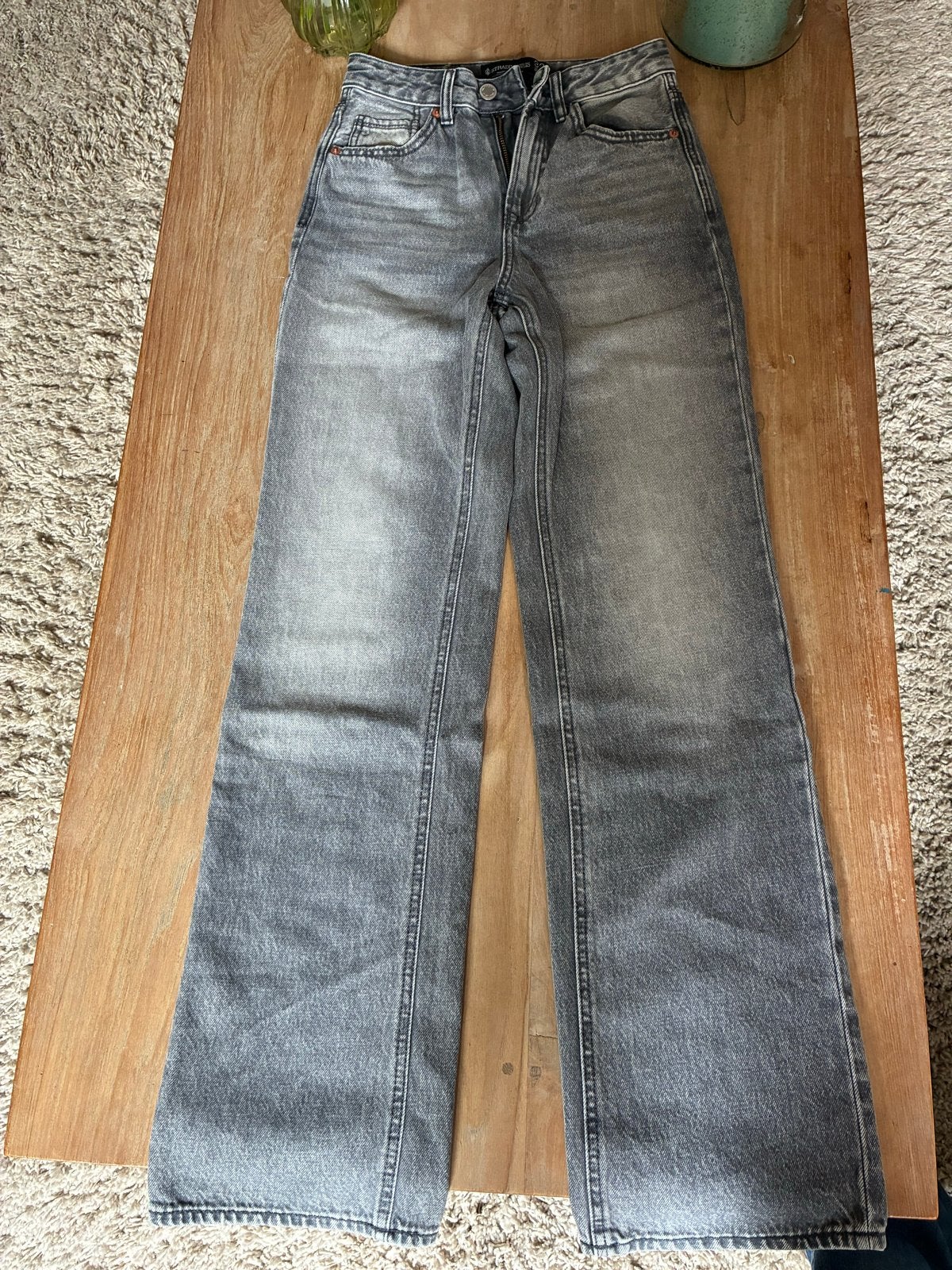 Stradivarius grijze wide leg jeans maat 32, Kleding | Dames, Spijkerbroeken en Jeans, Ophalen of Verzenden, Gedragen, Grijs, W27 (confectie 34) of kleiner