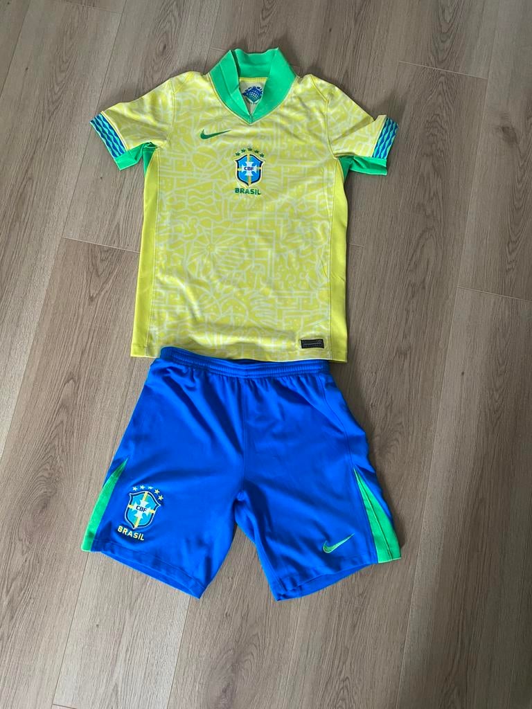 Braziliaanse voetbal tenue (origineel), Ophalen of Verzenden, Zo goed als nieuw, Jongen of Meisje, Sport- of Zwemkleding
