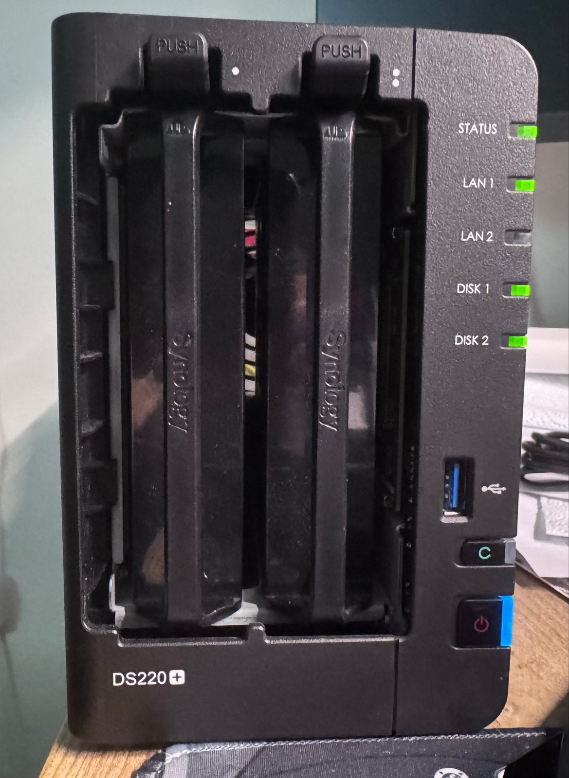 Synology DS220+ NAS + 2x 4TB IronWolf, Computers en Software, NAS, Zo goed als nieuw, Ophalen of Verzenden