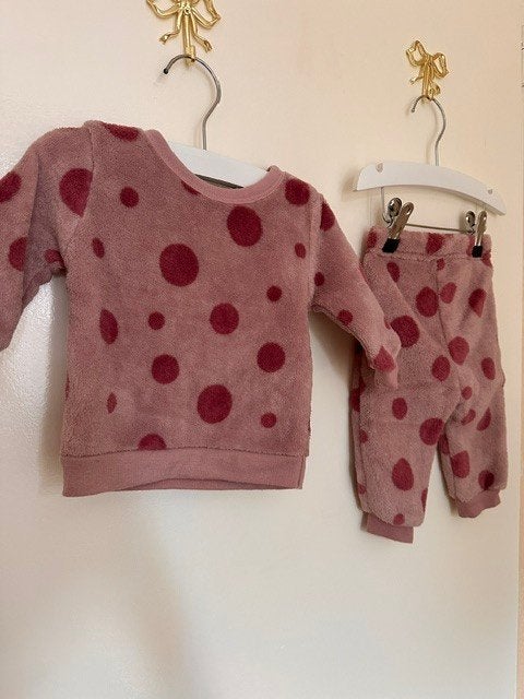 Zachte pyjama met stippen van KiK maat 62, Ophalen of Verzenden, Zo goed als nieuw, Kik, Meisje