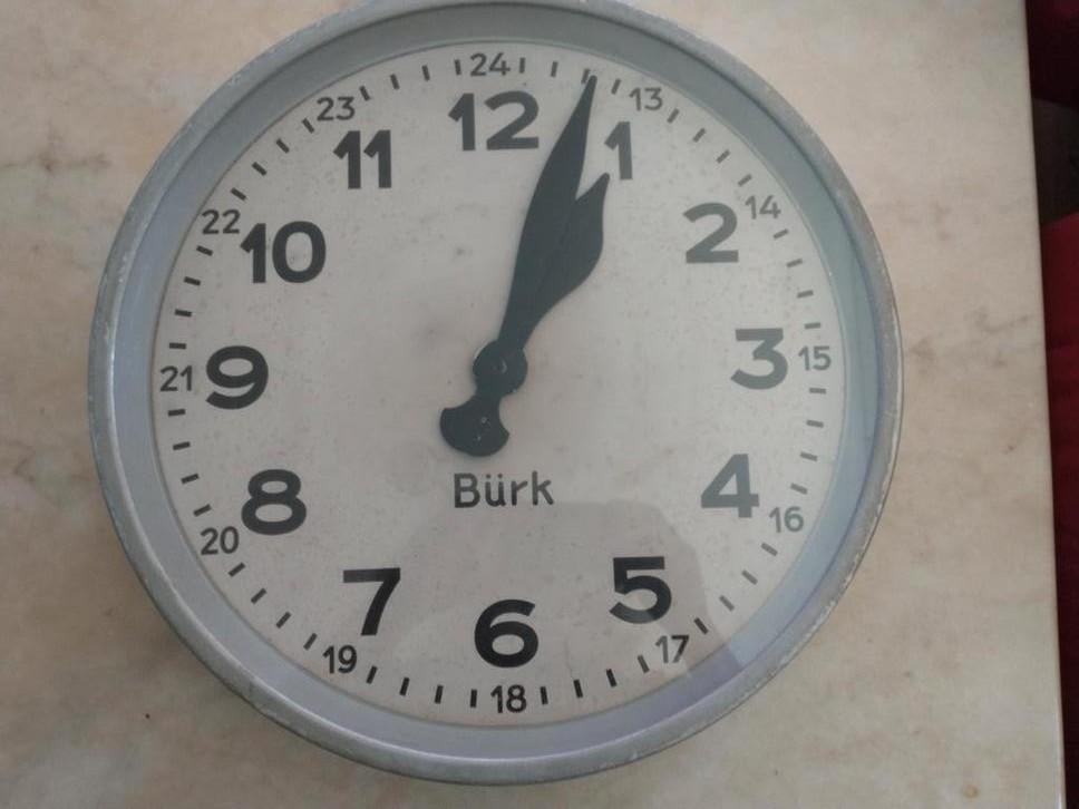 Bürk electrische wandklok., Antiek en Kunst, Antiek | Klokken, Ophalen of Verzenden