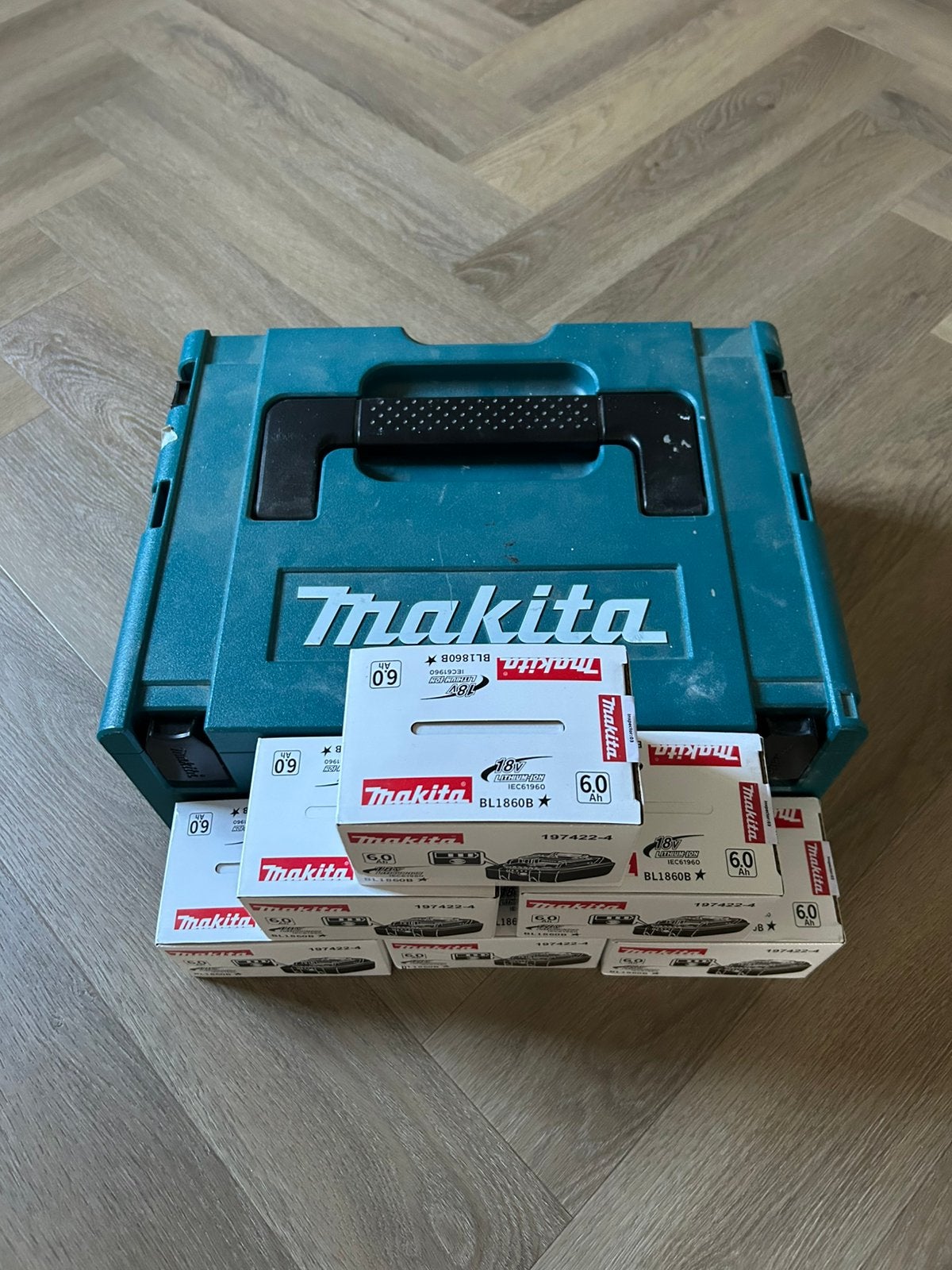 Makita accu BL1860B 18V 6.0Ah Li-ion met stofkapje OP=OP, Ophalen of Verzenden, Nieuw, Boor- en Schroefmachine