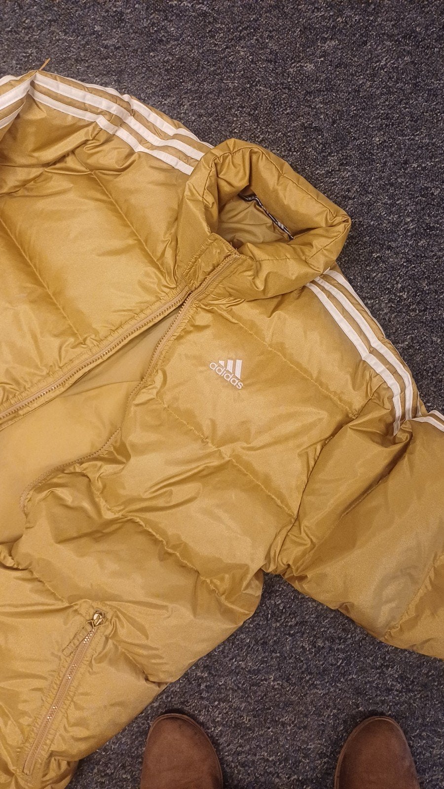 Adidas Puffer Jacket Geel Maat M, Kleding | Dames, Maat 38/40 (M), Adidas, Ophalen of Verzenden, Zo goed als nieuw