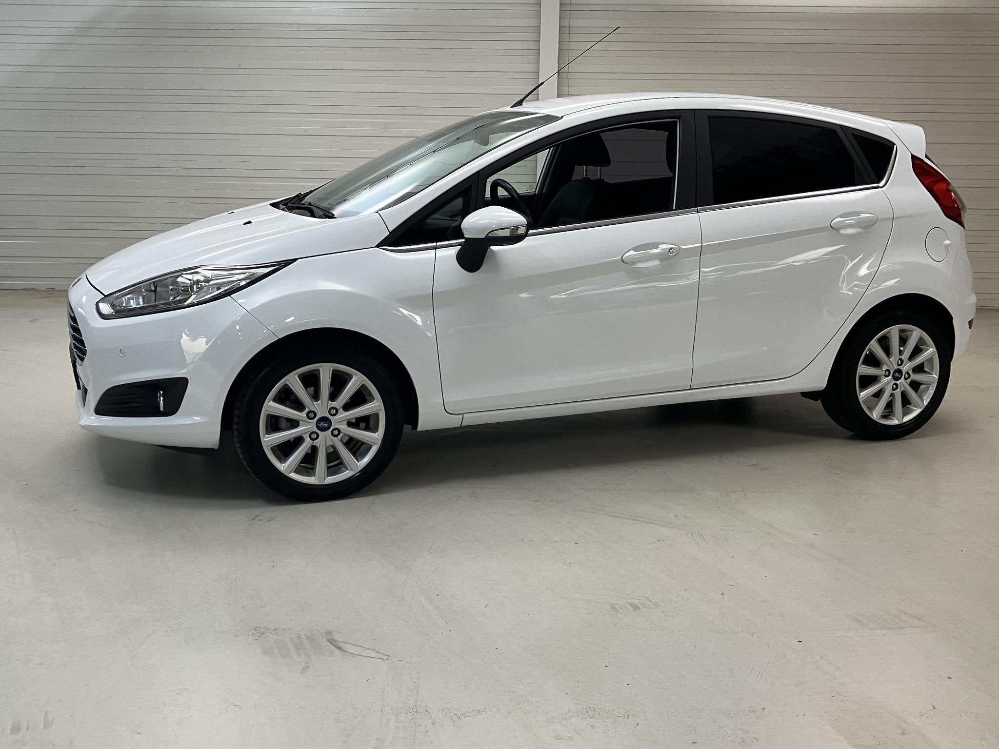 Ford Fiesta 1.0 EcoBoost Titanium 5drs / Airco / LM velgen, Auto's, Voorwielaandrijving, Euro 6, Origineel Nederlands, Bedrijf