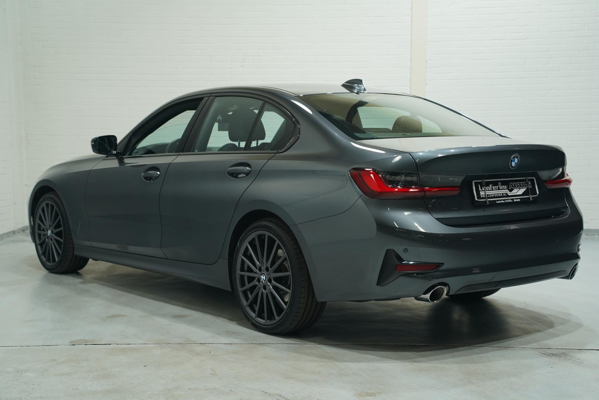 BMW 3-serie 320i Sport Line Led koplampen Apple Carplay Lede, Auto's, 1998 cc, Achterwielaandrijving, Gebruikt, 4 cilinders