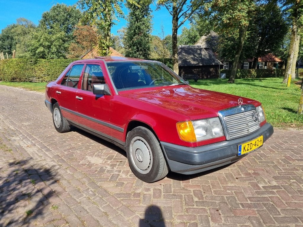 Mercedes 230e W124 Schuifdak 1987 ( belastingvrij ! ), 4 cilinders, Open dak, Overige kleuren, Handgeschakeld