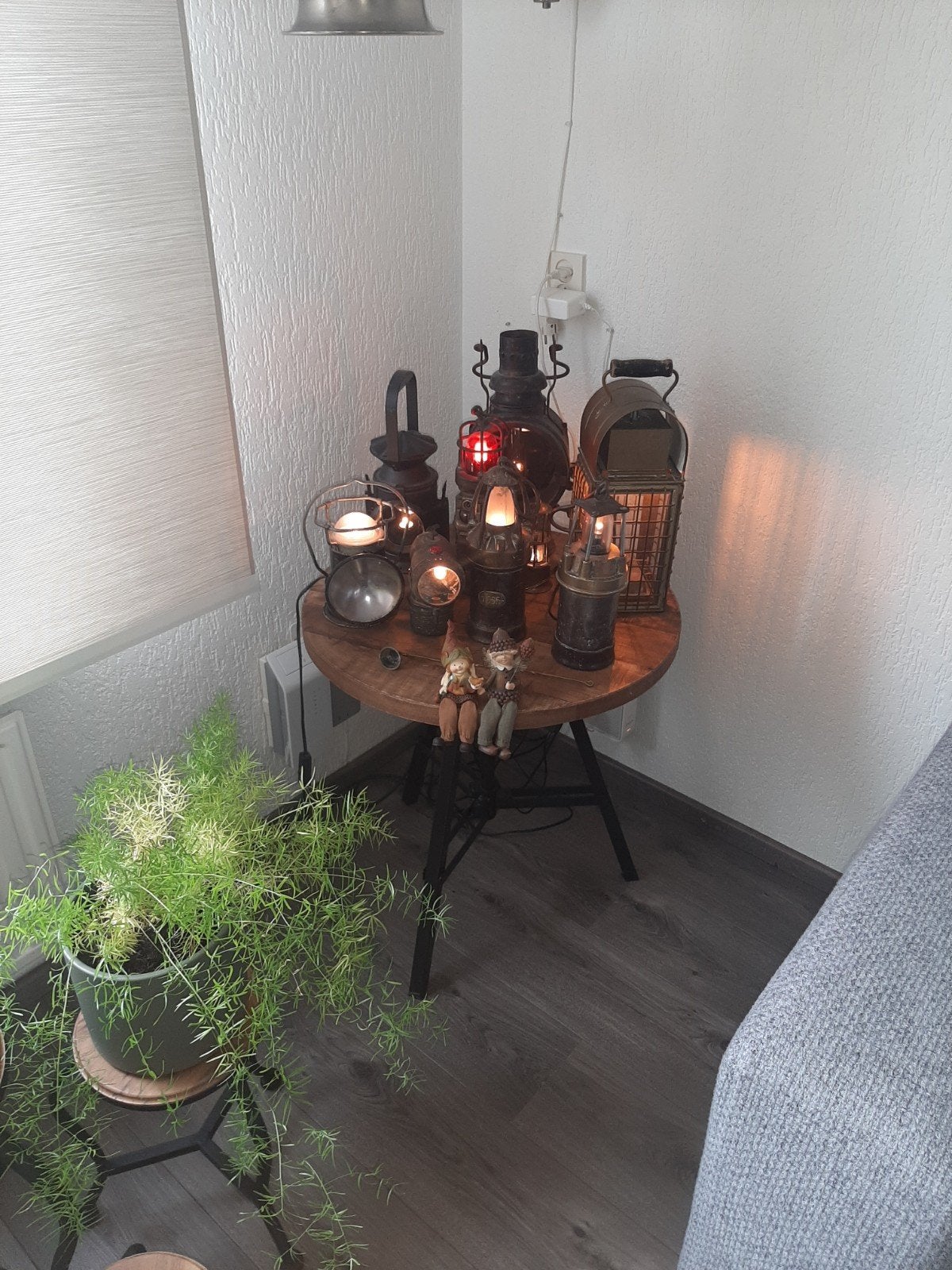 Set van vintage lantaarns en decoratieve tafel, Ophalen