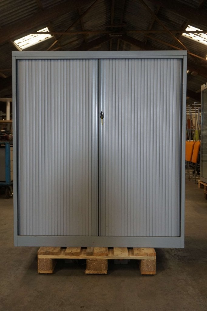 Nette archiefkast roldeurkast kantoorkast dossierkast, Gebruikt, 100 tot 150 cm, 100 tot 150 cm, Niet ingevuld