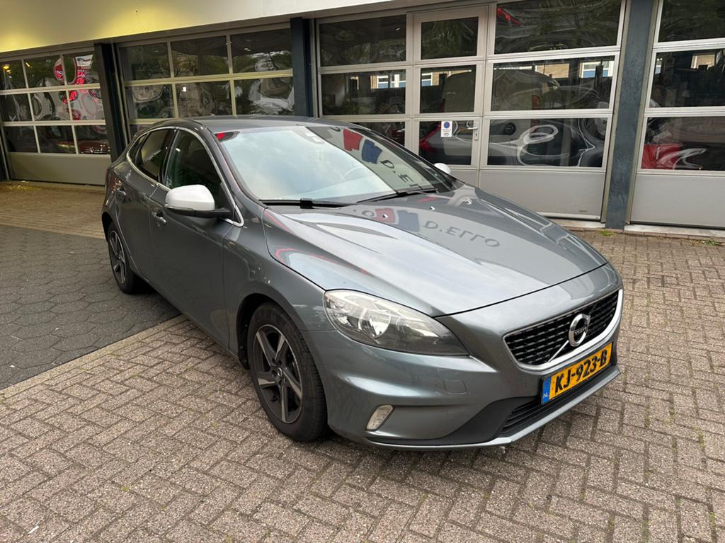Volvo V40 1.5 T2 122PK Automaat R-Design 2016 Grijs, Auto's, Volvo, 1498 cc, 4 cilinders, 700 kg, 122 pk