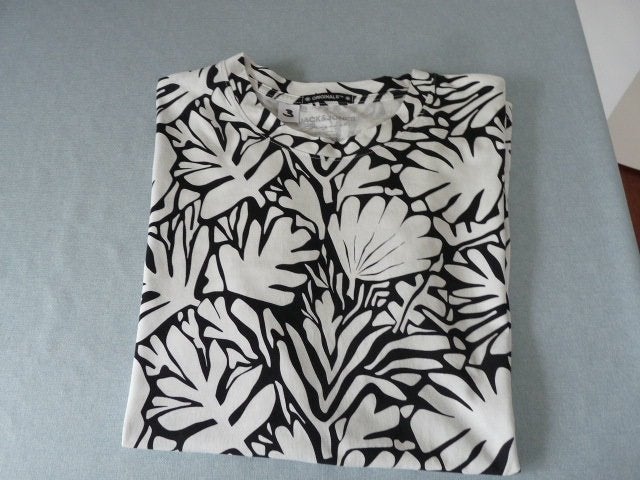tshirt wit met zwart bloemprint  etc van Jack & Jones mt XXL, Kleding | Heren, T-shirts, Wit, Overige maten, Ophalen of Verzenden