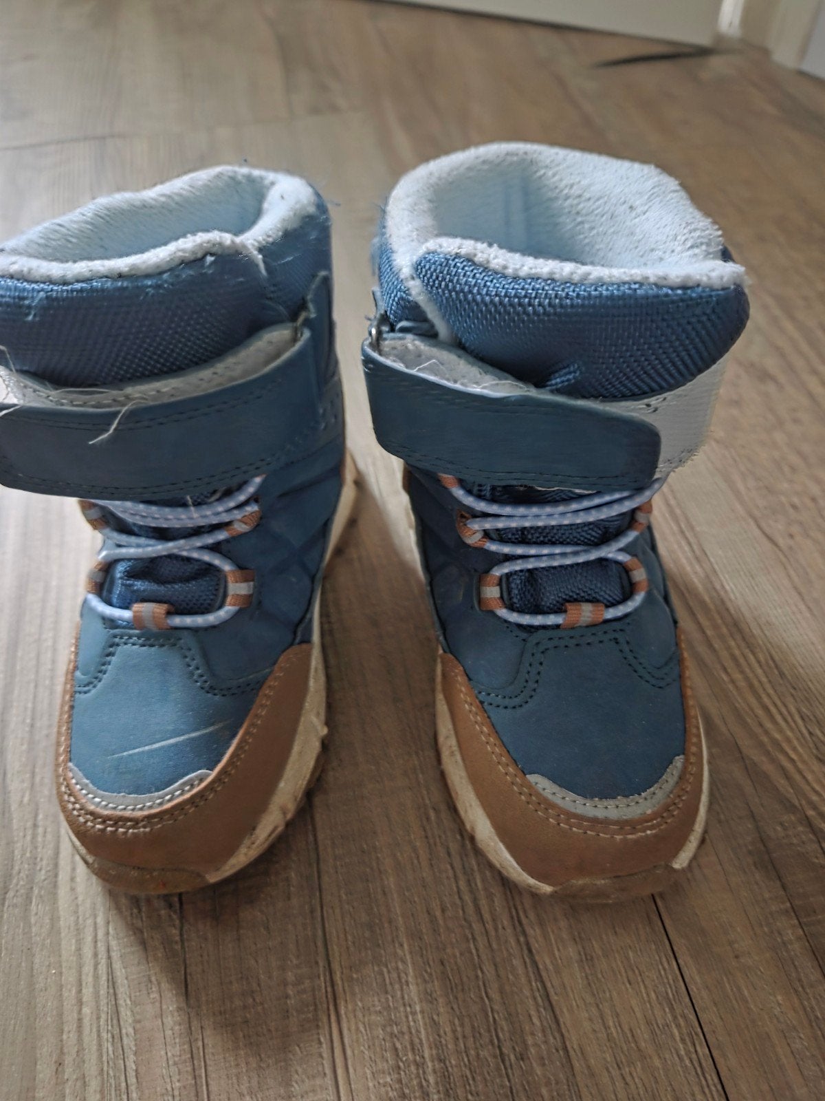 snowboots sneeuw schoenen maat 25, Kinderen en Baby's, Ophalen, Zo goed als nieuw, Meisje, Laarzen