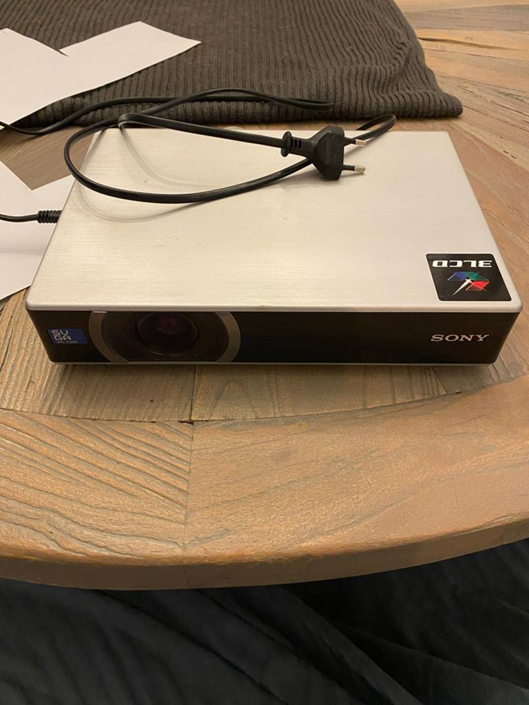 Sony VPL-CX5 Beamer Projector met afstandsbediening, Ophalen of Verzenden, Gebruikt, Overige resoluties