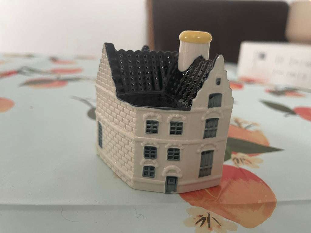 KLM huisje nummer 105, Verzamelen, KLM Huisjes, Ophalen of Verzenden, Gebruikt, 81 t/m 91
