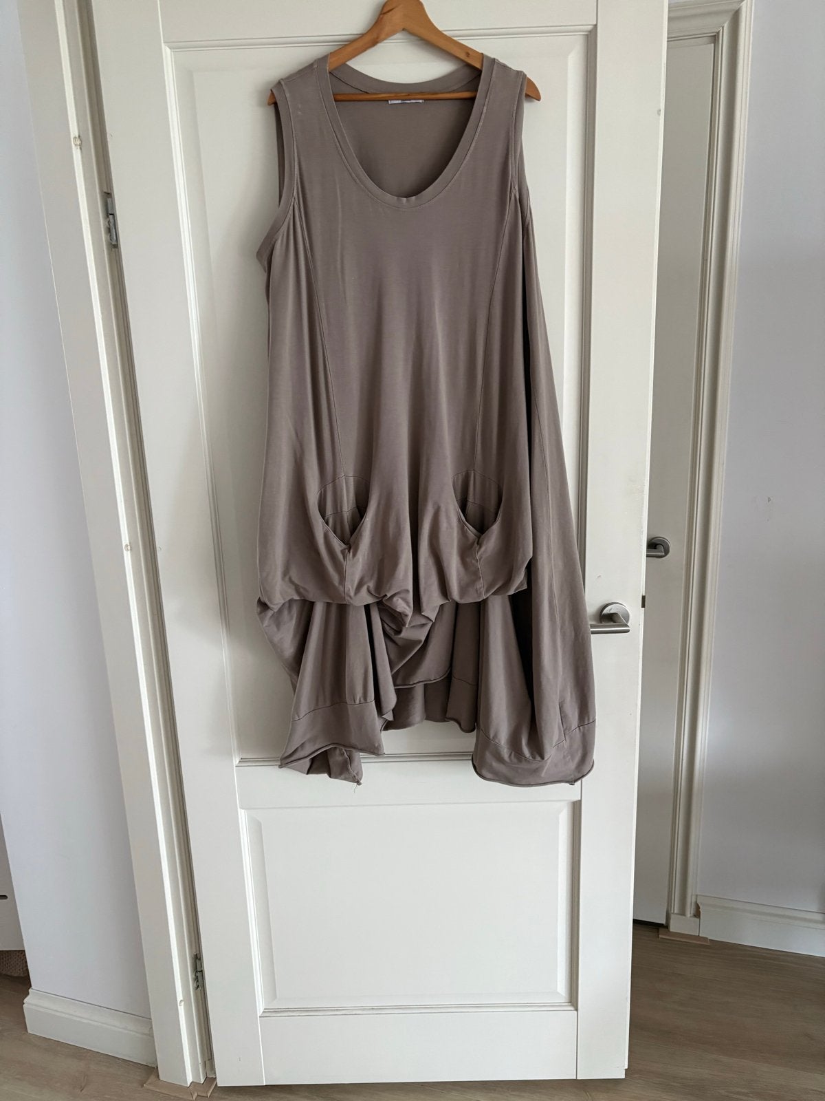 Moonshine mouwloze aparte jurk/ tuniek, Beige, Maat 46/48 (XL) of groter, Ophalen of Verzenden, Zo goed als nieuw