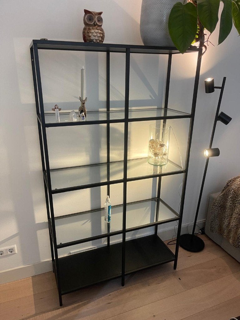Zwart metalen stellage kast (VITTSJÖ IKEA), Huis en Inrichting, Ophalen, Zo goed als nieuw