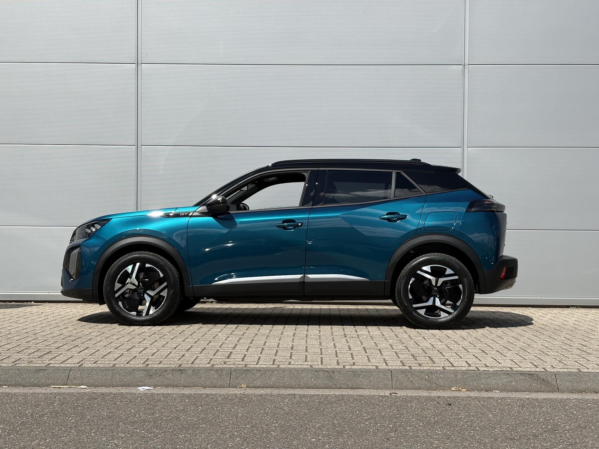 Peugeot 2008 1.2 Hybrid 145 GT | 3D cockpit | Camera | Adapt, Automatische klimaatregeling, Euro 6, 1199 cc, Blauw