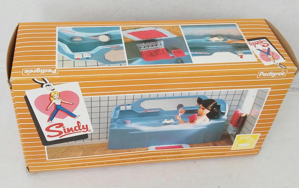 Vintage Sindy badkamer compleet in doos handdoek kam Barbie, Ophalen of Verzenden, Zo goed als nieuw, Accessoires