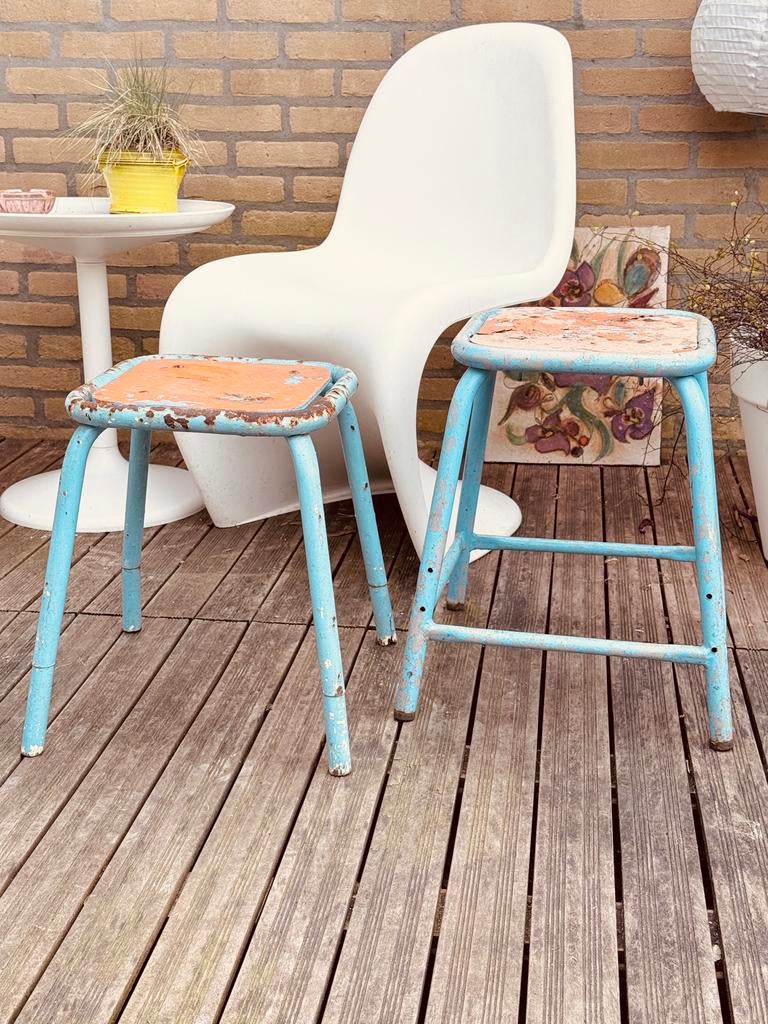 Set van 2 Brocante Vintage Metalen Krukjes - Blauw/Oranje, Gebruikt, Vintage, Vintage, IJzer