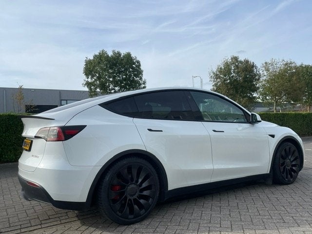 Foto 4 van Tesla Model Y Performance AWD 2024 534 pk btw-auto
