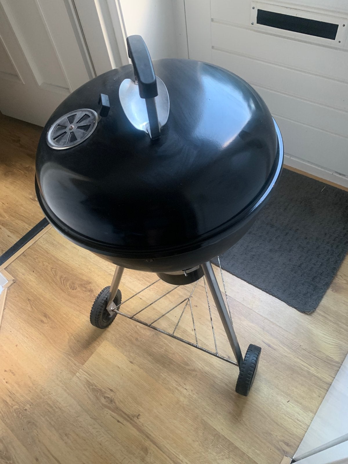 Waber houtskool barbecue Het is zeer weinig gebruikt, Tuin en Terras, Houtskoolbarbecues, Ophalen, Zo goed als nieuw, Weber