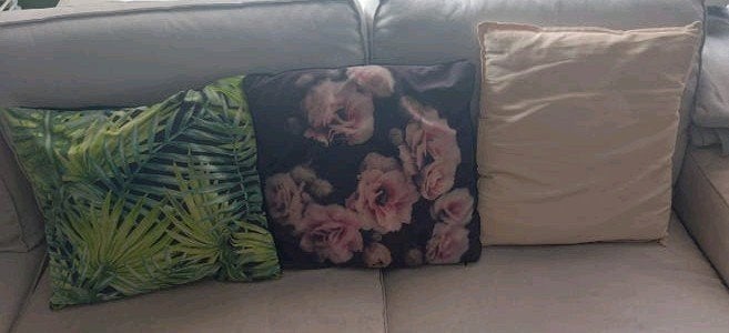 3 gebruikte sierkussens - diverse designs, Huis en Inrichting, Woonaccessoires | Kussens, Ophalen, Gebruikt, Meerkleurig, Vierkant