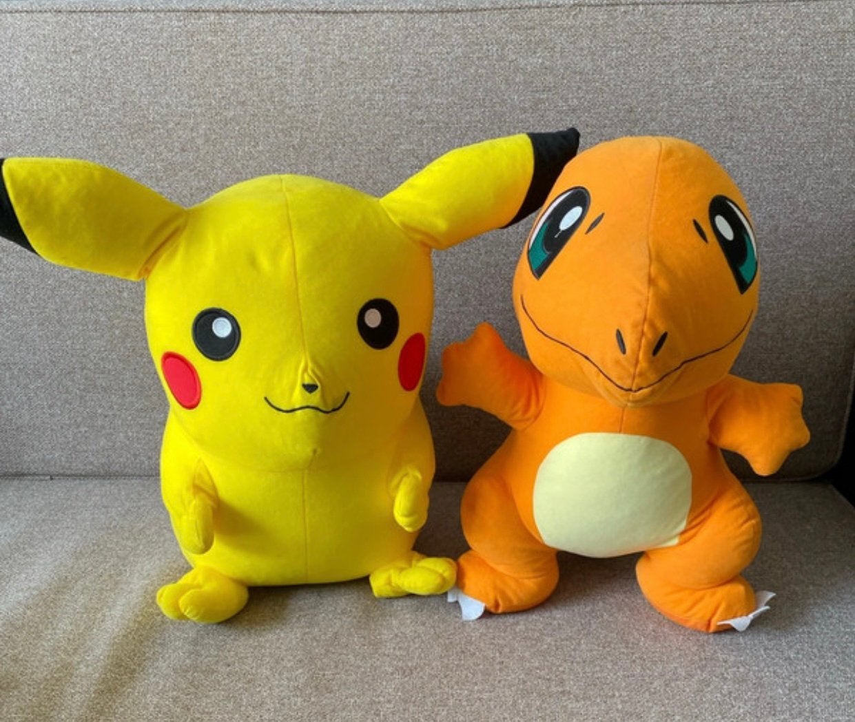 Pikachu en Charmander., Ophalen of Verzenden, Gebruikt, Overige typen