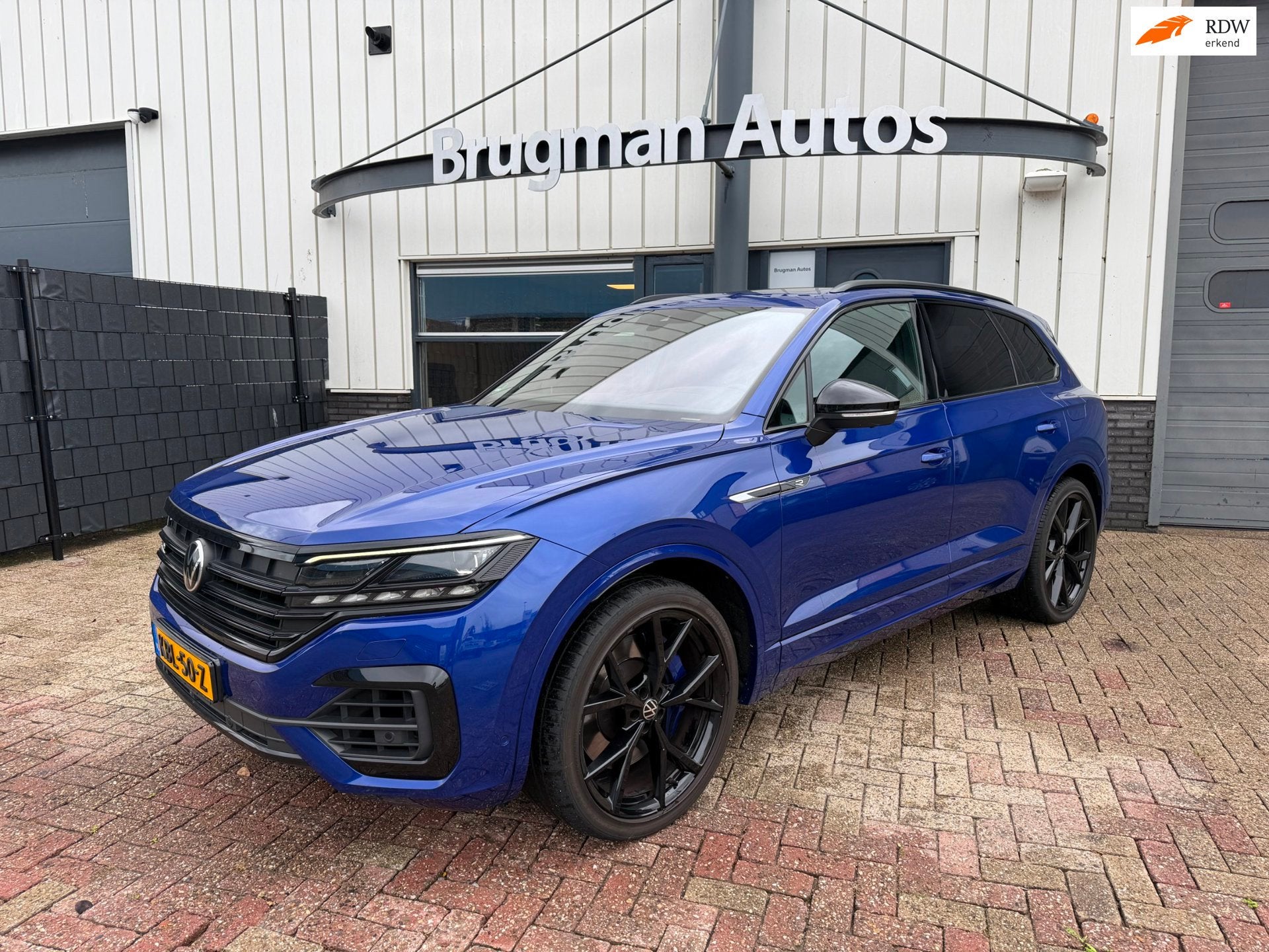 Volkswagen Touareg 3.0 TSi eHybrid 4MOTION R, Auto's, Automaat, Dealer onderhouden, Gebruikt, 2995 cc