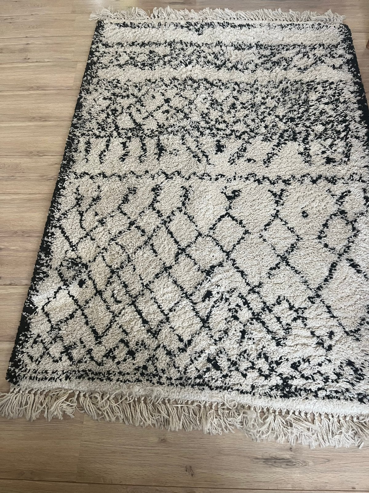 Modern zwart-wit vloerkleed 175x120 cm, Ophalen, 100 tot 150 cm, Wit, Zo goed als nieuw