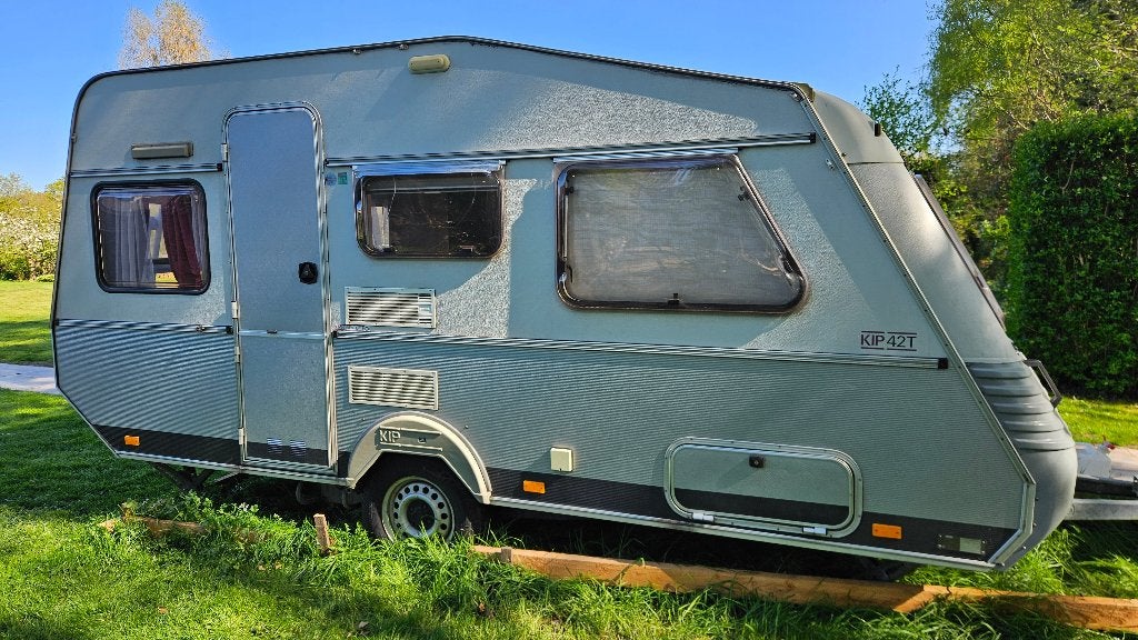 Kip Caravan KG42, Standaardzit, Kip, Omvormbare zithoek, Ringverwarming