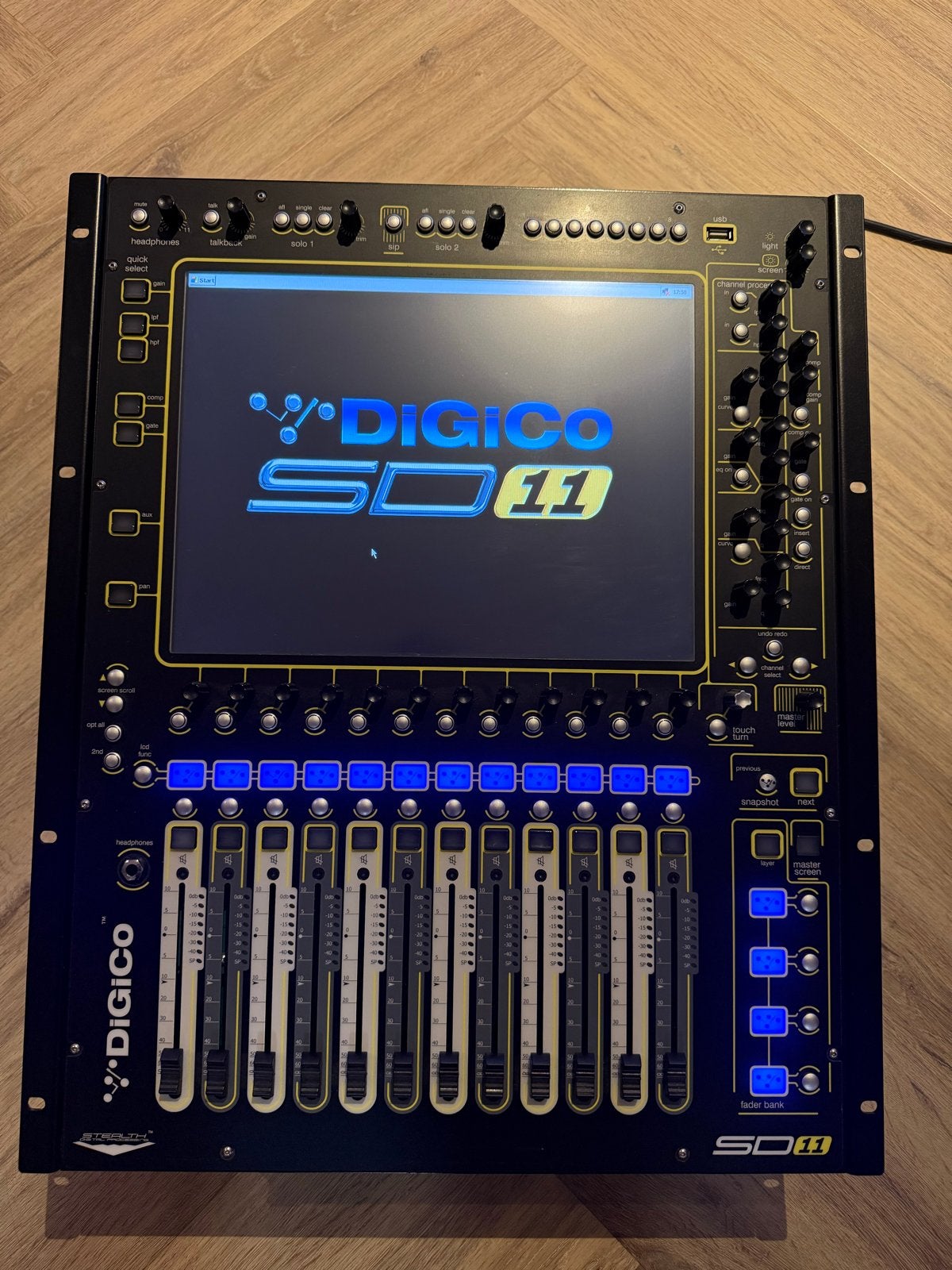 Digico SD11 Core1 Digitale Mengtafel, Ophalen, Gebruikt, 20 kanalen of meer, Microfooningang