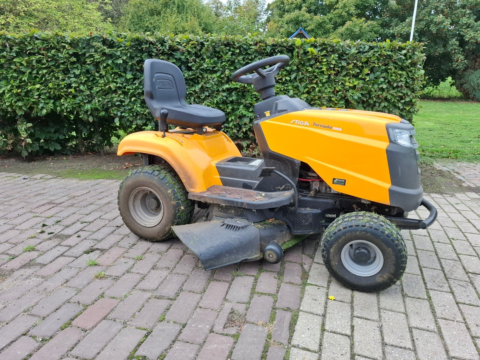 Stiga Tornado 2098 H Zitmaaier  Krachtige Benzine Grasmaaier, Ophalen, Cirkelmaaier, Gebruikt, Stiga