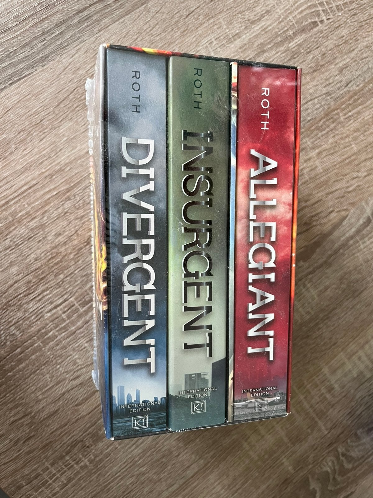 Divergent boekenserie nieuw, Cd's en Dvd's, Cassettebandjes, Overige genres, 1 bandje, Ophalen of Verzenden, Nieuw in verpakking