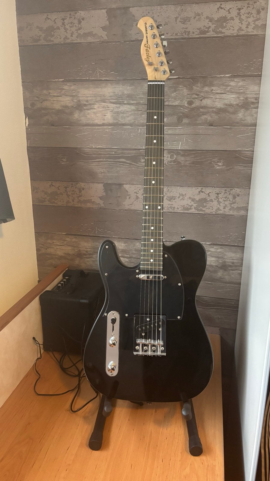 Elektrische gitaar set: Classic Daddy gitaar met versterker, Met versterker, Zo goed als nieuw, Solid body, Ophalen
