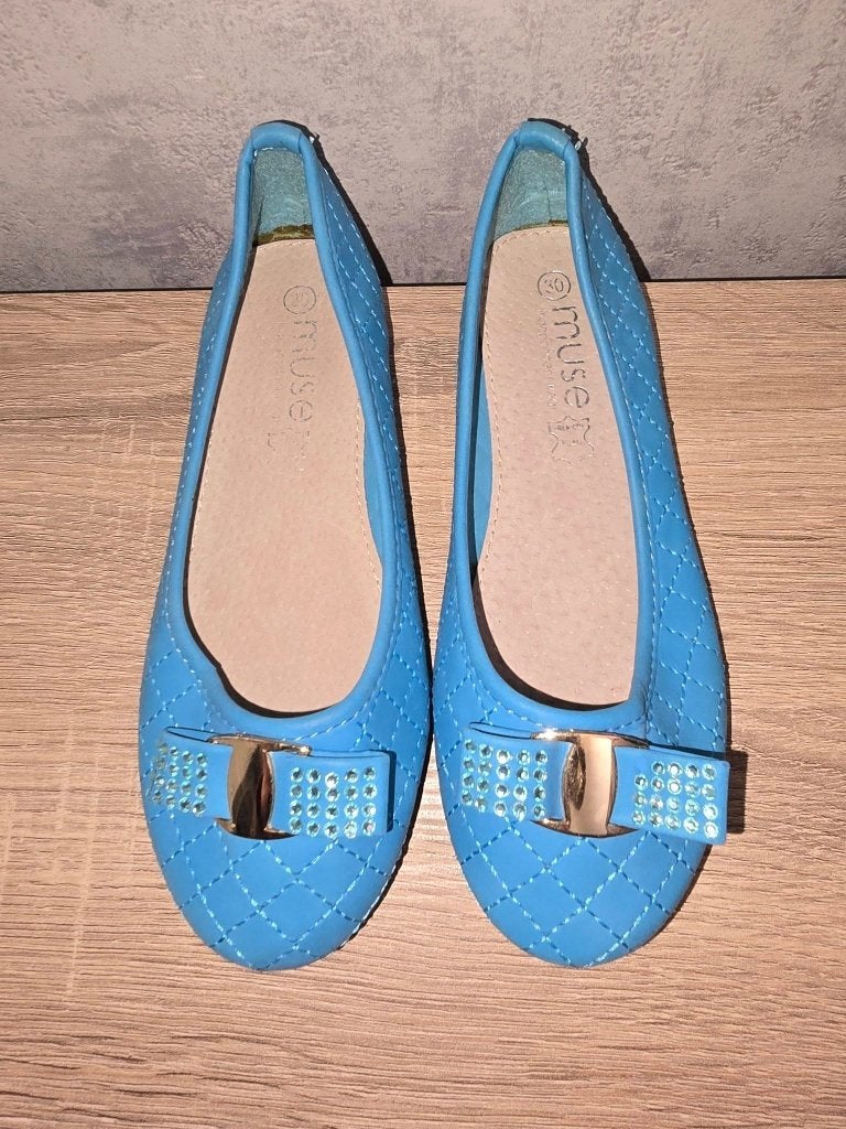 Blauwe ballerina's met strik en steentjes maat 30, Kinderen en Baby's, Kinderkleding | Schoenen en Sokken, Meisje, Schoenen, Ophalen of Verzenden