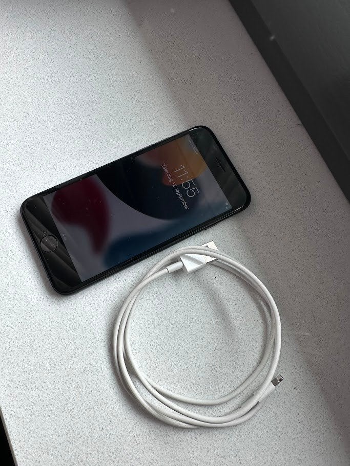 Apple iPhone 7 – 32GB – Zwart (incl. oplaadkabel), Ophalen, Gebruikt, Zwart, 32 GB