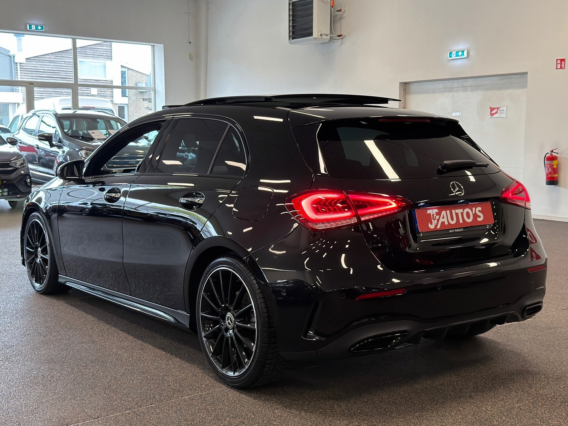 Mercedes-Benz A-klasse 200 d|NAVIGATIE\CAMERA|PANORAMA|ECC A, 745 kg, Gebruikt, 4 cilinders, Zwart