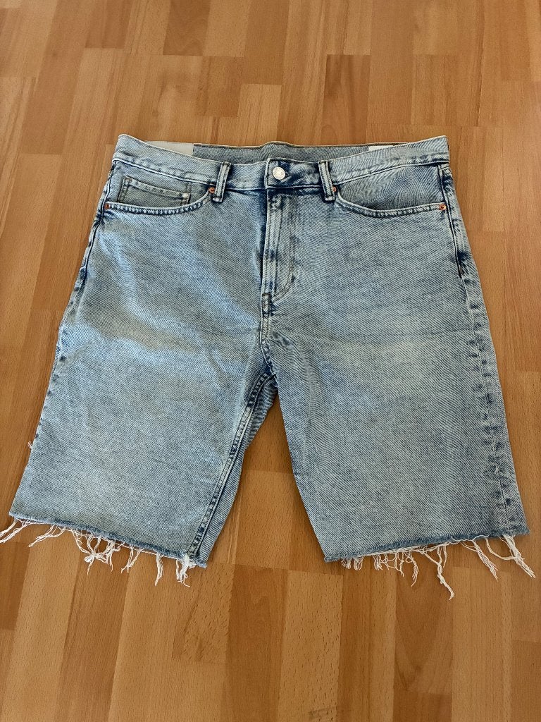 H en M korte broek jeans maat 36, Ophalen of Verzenden, Zo goed als nieuw, Blauw, W32 (confectie 46) of kleiner