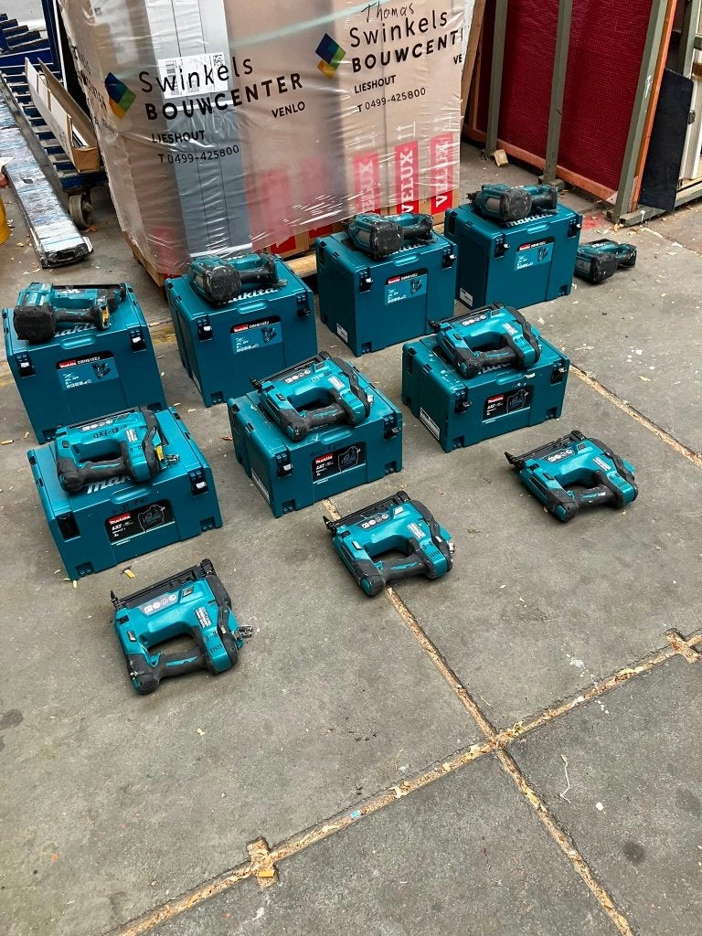 Makita tackers 11 stuks type DBN600ZJ en DBN500ZJ, Doe-het-zelf en Verbouw, Gereedschap | Handgereedschap, Ophalen, Zo goed als nieuw