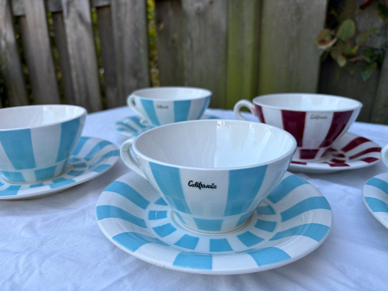 Vintage California gestreepte kopjes en schotels, Ophalen of Verzenden