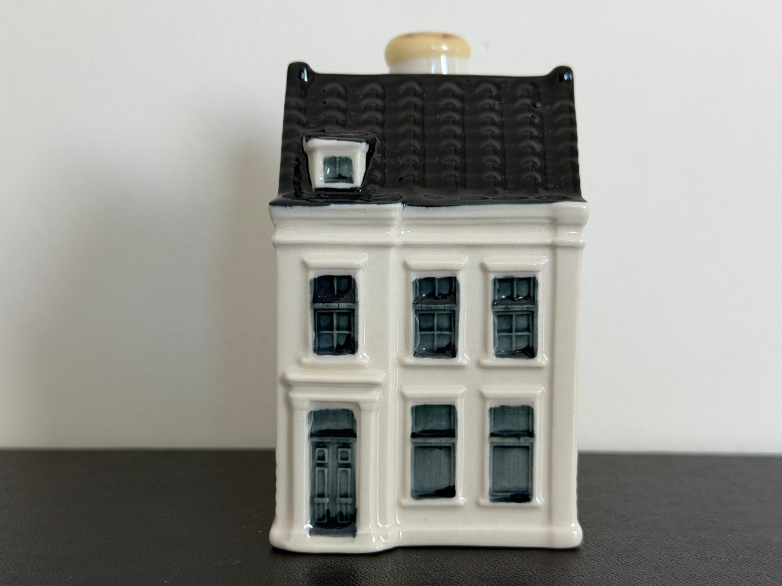 KLM Business Class Huisje 98, Verzamelen, KLM Huisjes, Ophalen of Verzenden, Nieuw, 81 t/m 91, Gevuld