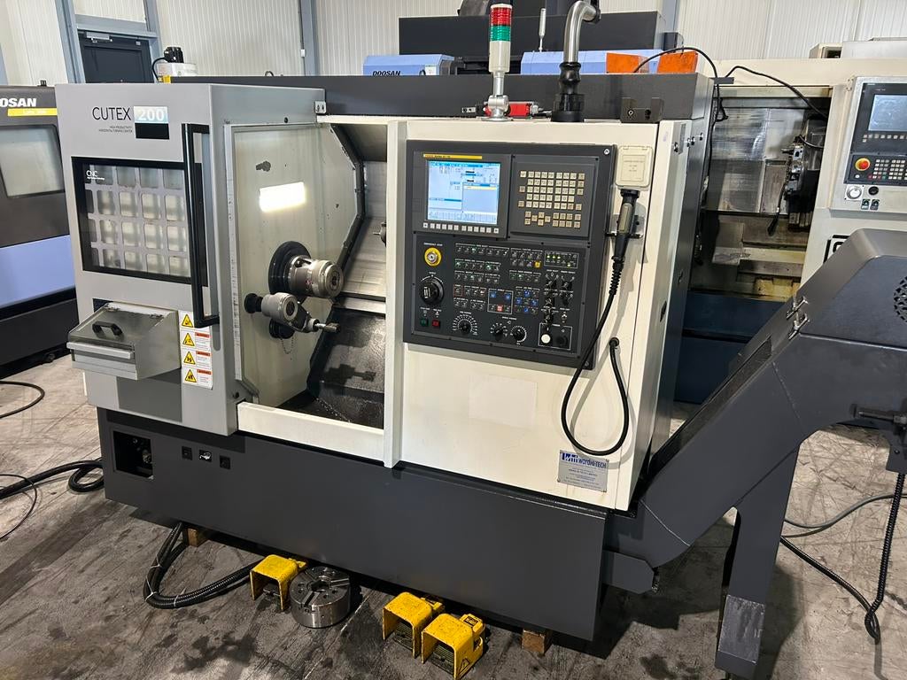 Hwacheon CUTEX-160B CNC Draaibank, Doe-het-zelf en Verbouw, Draaibanken, Ophalen, Gebruikt, Metaaldraaibank, Minder dan 500 mm
