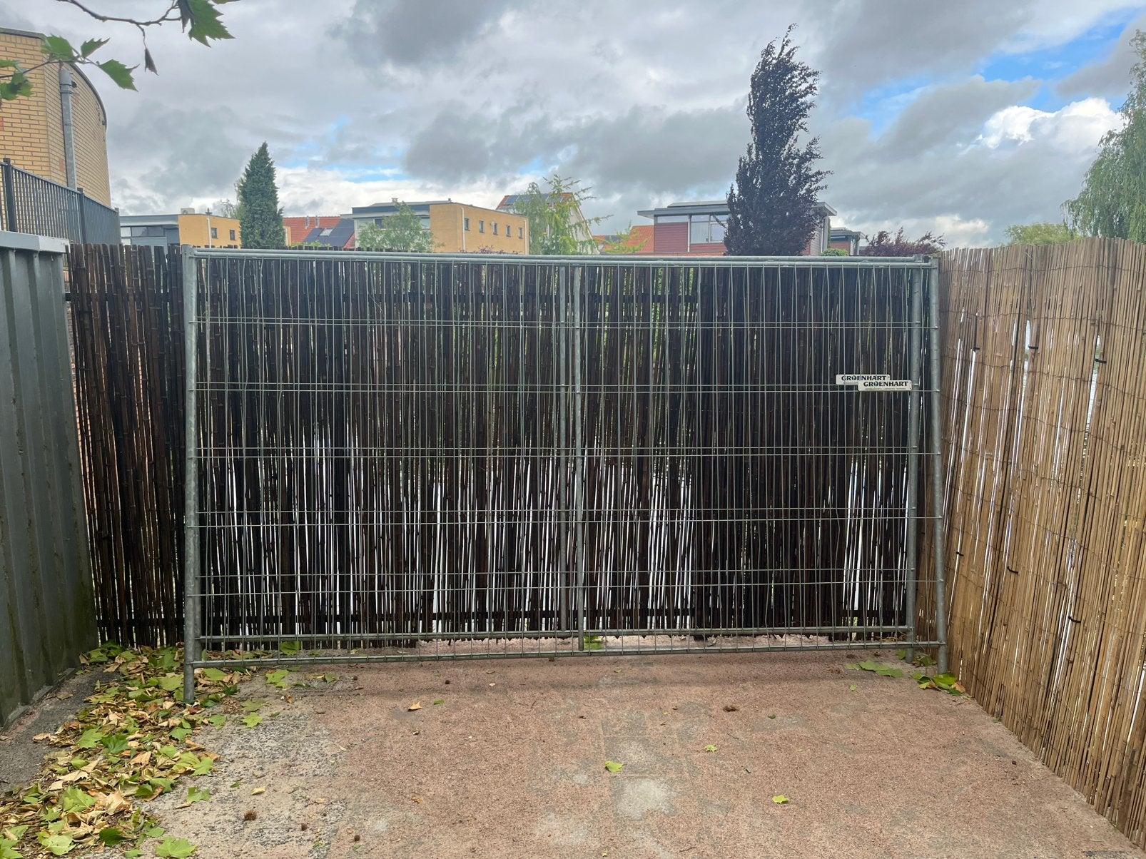 2 Stalen bouwhekken 2 stuks voor €95,-, Ophalen, 3 tot 6 meter, IJzer, 1 tot 2 meter