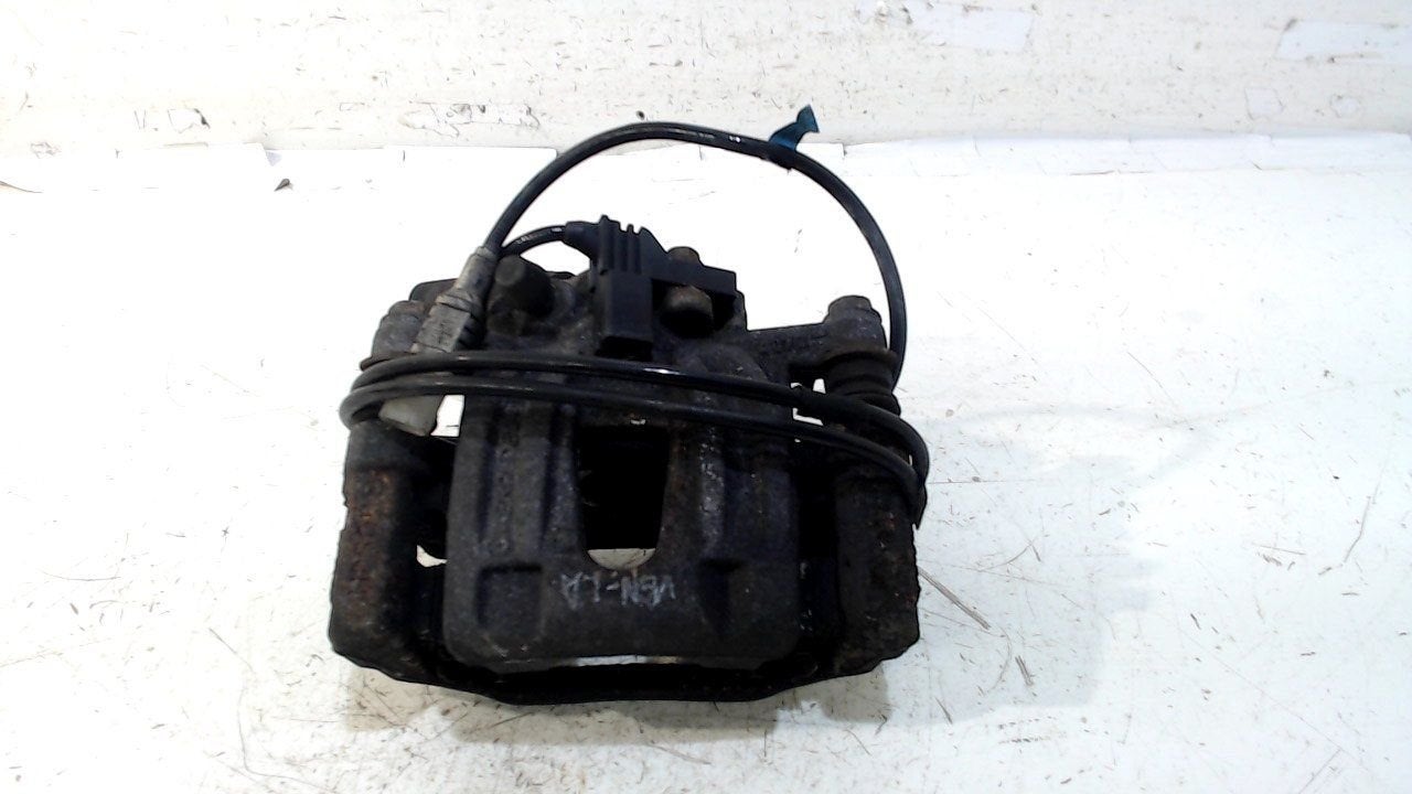 Remklauw links achter Mercedes-Benz Vito, Onderdelen@venauto.nl, Van der Ven Autorecycling B.V., Gebruikt, Ettenseweg 76, 4706 PB Roosendaal, The Netherlands