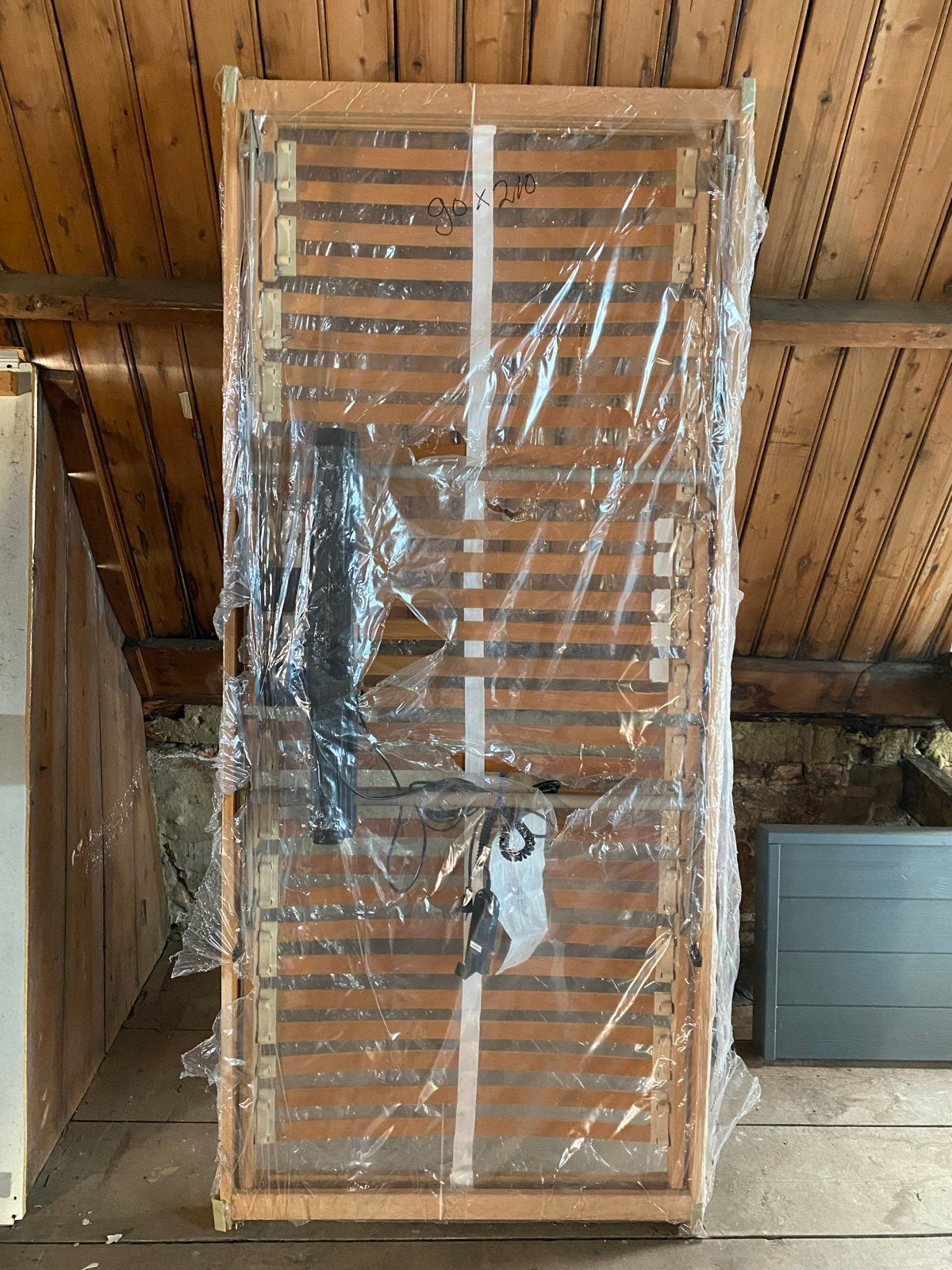 Elektrisch verstelbare lattenbodem 90x210 cm met motor, Ophalen, Verstelbaar, 90 cm, Eenpersoons