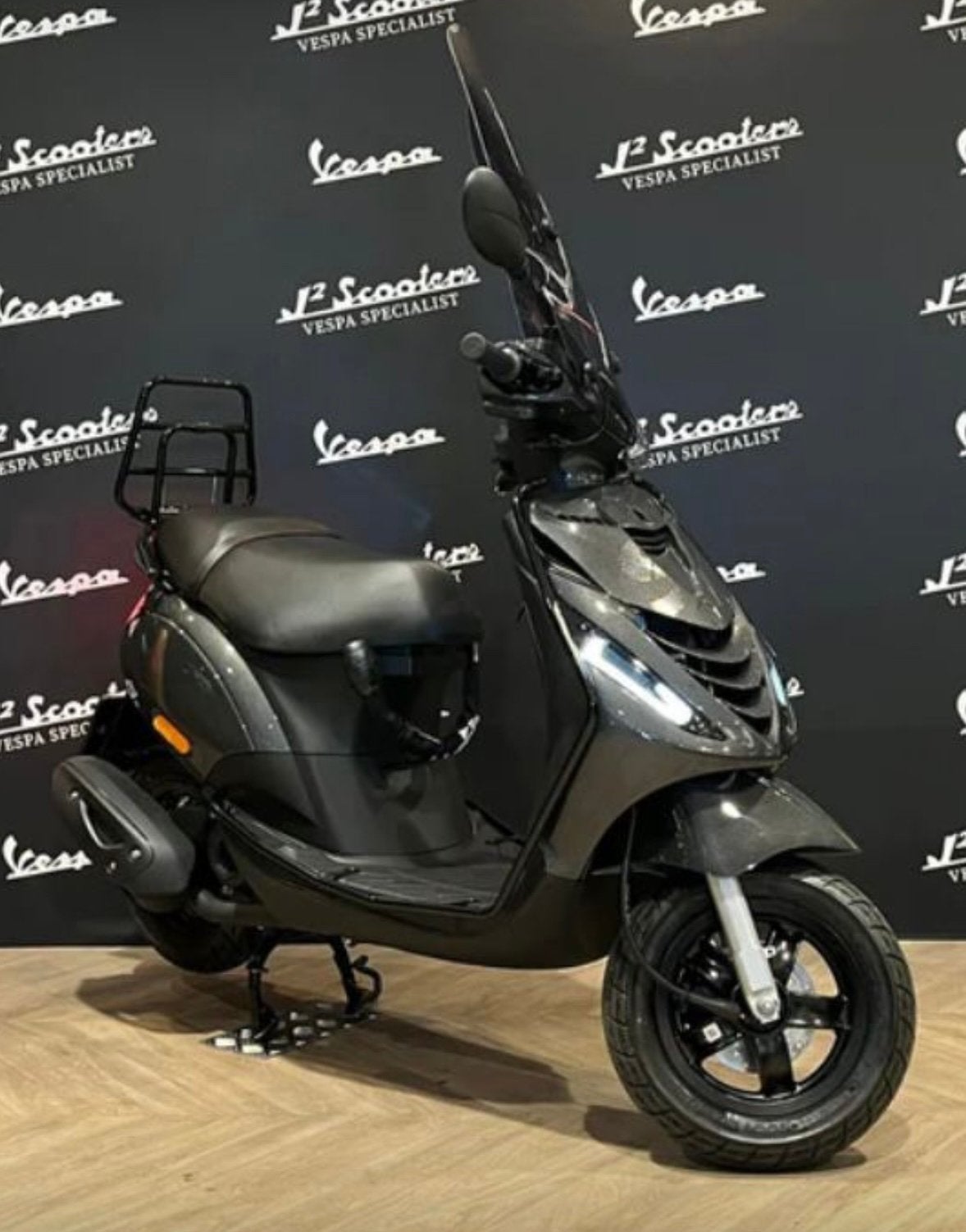 Piaggio Zip Brom Full Option 2024 | Slechts 2.555 km | GPS, Fietsen en Brommers, Ophalen, Zo goed als nieuw, Benzine, Zip