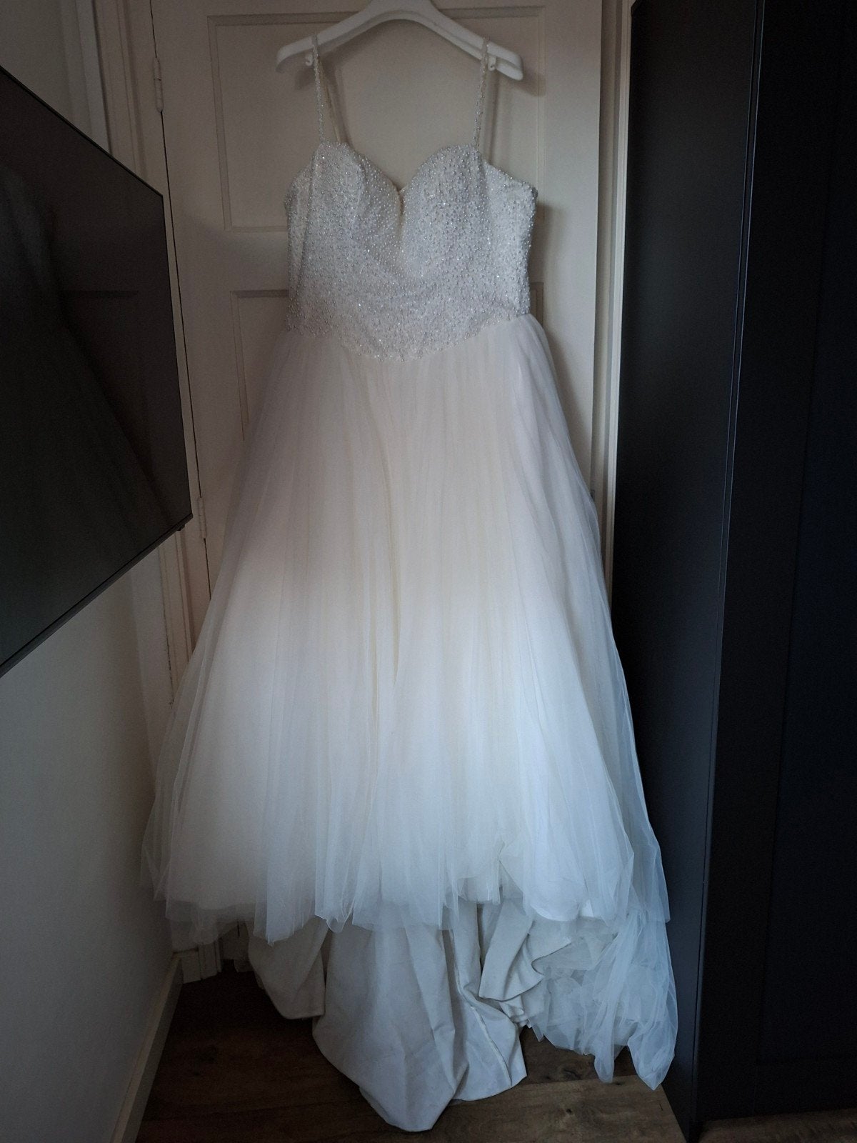 Prachtige trouwjurk met kralen en vetersluiting, Kleding | Dames, Trouwkleding en Trouwaccessoires, Ophalen, Trouwjurk, Wit, Gedragen