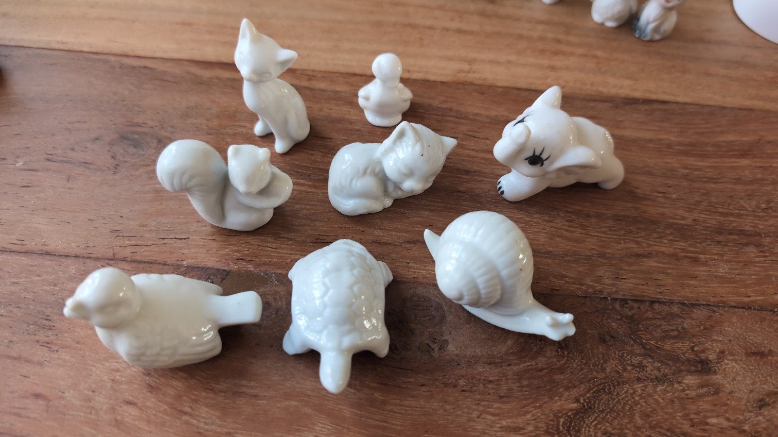 Vintage witte dierenbeeldjes set uit oma's letterbak, Ophalen of Verzenden, Zo goed als nieuw, Overige soorten, Beeldje of Figuurtje