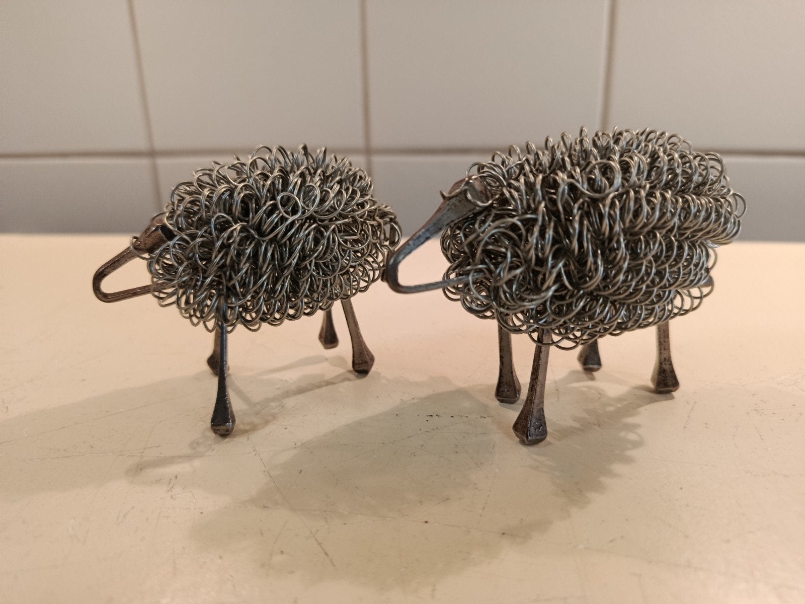 Handgemaakte metalen schapen - set van 2., Overige stijlen, Ophalen of Verzenden, Zo goed als nieuw, Metaal